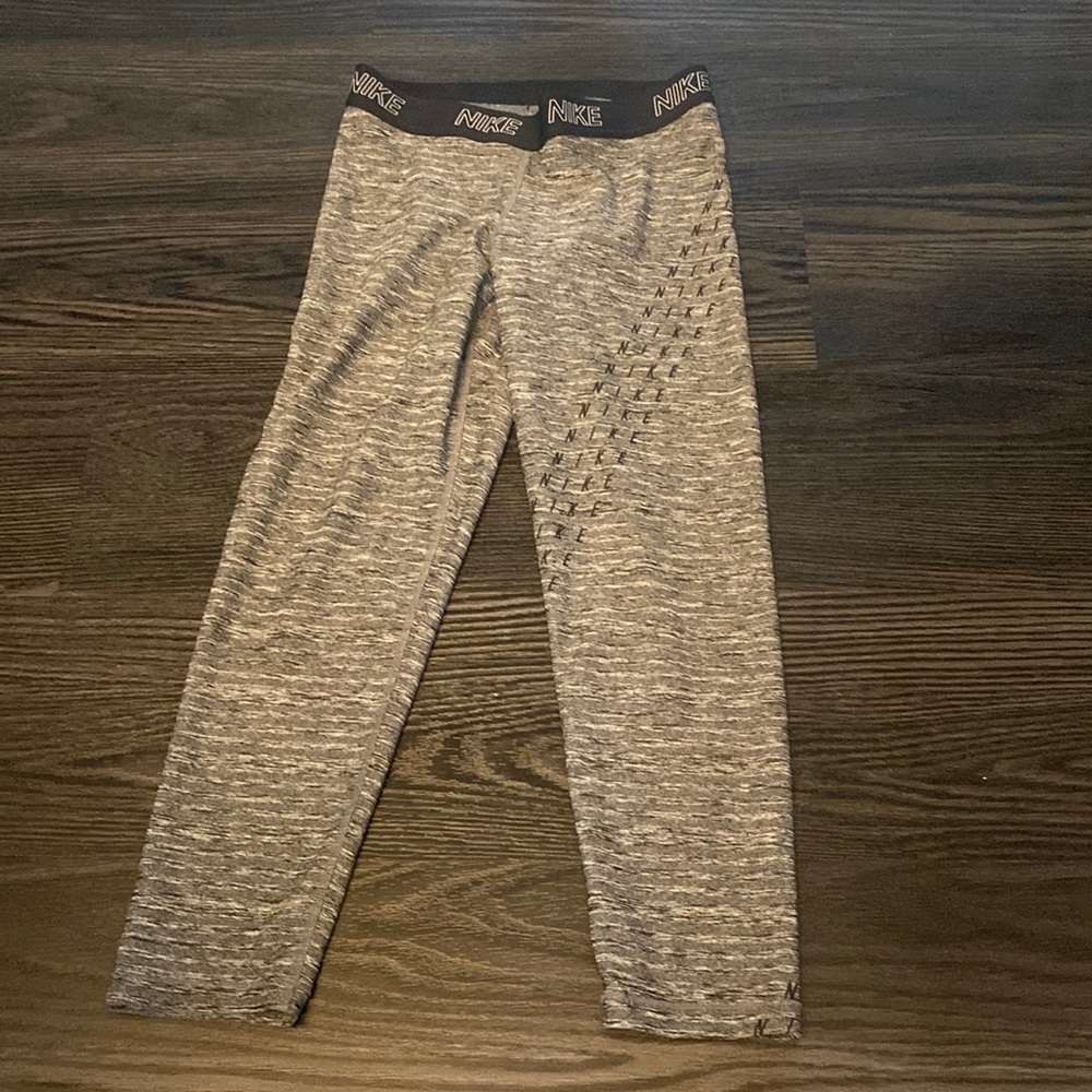 🍍NIKE PRO🍍NO SIZE TAG🍍FITS LIKE A SMALL🍍M-2